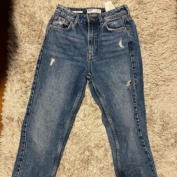 Bershka Denim Mom Jeans - Picture 2 of 3